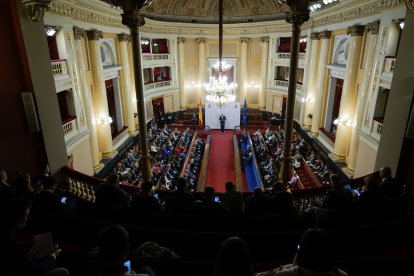 La Reina Letizia entrega los Premios Luis Carandell del Senado