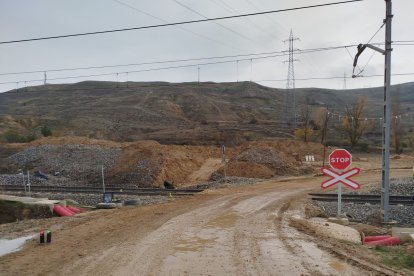 Un Alvia arrolla un turismo en el paso a nivel de Monzón de Campos, en Palencia.