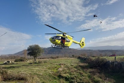 Los servicios de emergencia atienden a un herido en Béjar (Salamanca)