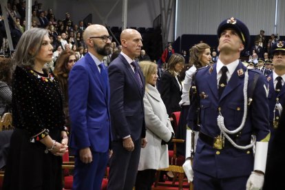 Festividad de Nuestra Señora de Loreto y jura de bandera en la Academia Básica del Aire y del Espacio de La Virgen del Camino (León)