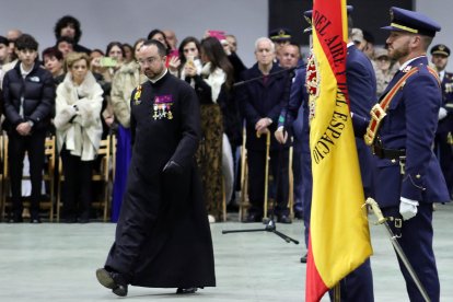 Festividad de Nuestra Señora de Loreto y jura de bandera en la Academia Básica del Aire y del Espacio de La Virgen del Camino (León)