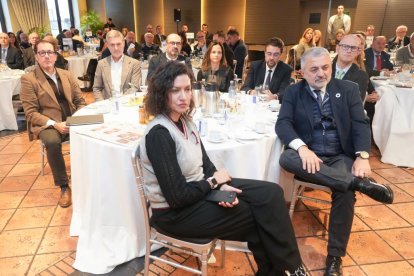 Invitados al Club de prensa de El Mundo 'Conversaciones políticas con Óscar Puente'