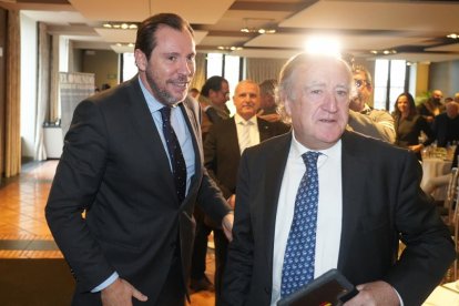 Invitados al Club de prensa de El Mundo 'Conversaciones políticas con Óscar Puente'