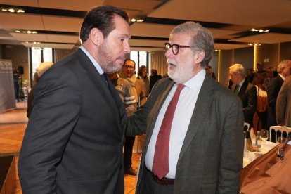 Invitados al Club de prensa de El Mundo 'Conversaciones políticas con Óscar Puente'