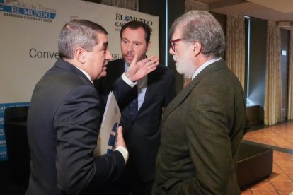 Invitados al Club de prensa de El Mundo 'Conversaciones políticas con Óscar Puente'