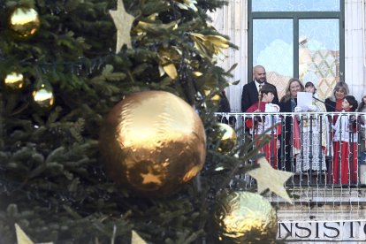 Recepción del Ayuntamiento de Burgos al Obispillo, con motivo del día de los Santos Inocentes