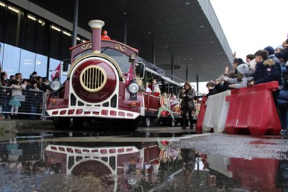 Llegada de los Reyes Magos a la estación de Adif en León.