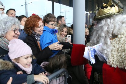 Llegada de los Reyes Magos a la estación de Adif en León.