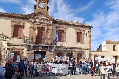 La Plataforma ciudadana de Pinarejos y de la comarca oeste se manifiesta contra la planta de biometano. ICAL