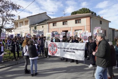 La Plataforma ciudadana de Pinarejos y de la comarca oeste se manifiesta contra la planta de biometano. ICAL