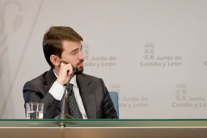 García-Gallardo en rueda de prensa posterior al Consejo de Gobierno como vicepresidente de la Junta en 2022.