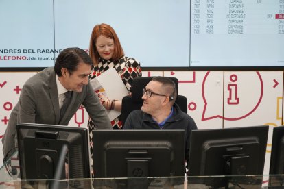 El consejero de Medio Ambiente, Vivienda y Ordenación del Territorio, Juan Carlos Suárez-Quiñones, presenta el balance del Servicio de Emergencias 112 en Castilla y León con motivo de la celebración del Día Europeo del 112.