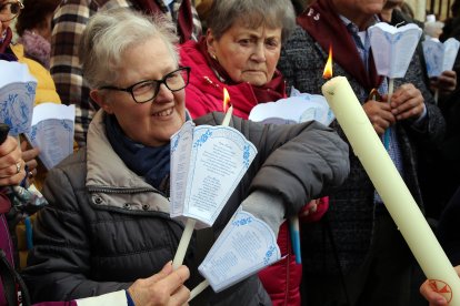 La Hospitalidad de Nuestra Señora de Lourdes de León en la procesión de antorchas.