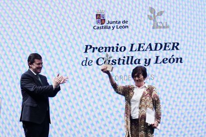 Petra García recoge el premio Leader de Castilla y León.