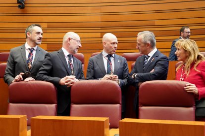 Celebración en las Cortes del 42 aniversario del Estatuto de Autonomía.