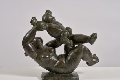 Mère et enfant, sur socle’ (1989), del artista zamorano Baltasar Lobo, que se mostrará en el expositor de Leandro Navarro en ARCO 2025. Foto Joaquín Cortés