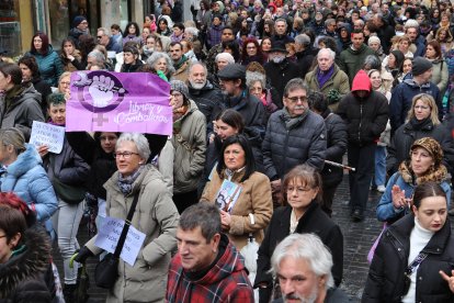 Manifestación de la Plataforma por los Derechos de las Mujeres de Palencia por la calle Mayor y  la Plaza Mayor en Palencia