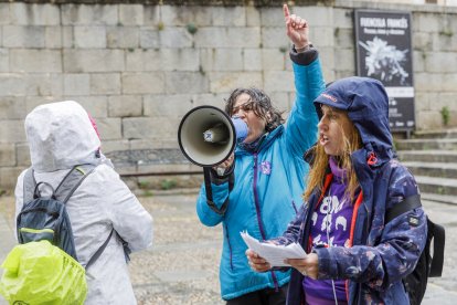 Concentración y actividades en la Plaza de San Martín de Segovia