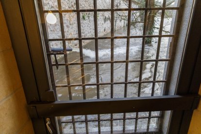 Desbordamiento del Eresma a su paso por la casa de la Moneda en Segovia