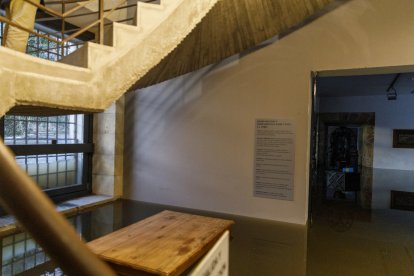 Desbordamiento del Eresma a su paso por la casa de la Moneda en Segovia