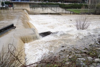 Crecida del río Bernesga a su paso por la capital leonesa