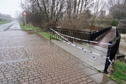 Crecida del río Bernesga a su paso por la capital leonesa