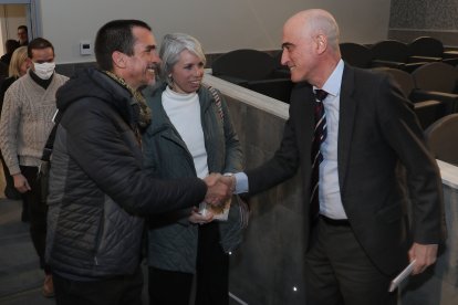 La presidenta de la Diputación de Palencia, Ángeles Armisén, junto con Francisco Pérez; y Enrique Martínez en la rueda de prensa del proyecto Arraigo.