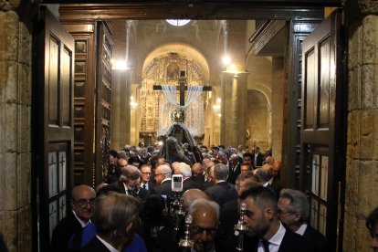 Procesión de La Morenica en León, que acortó el recorrido