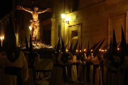 Un momento del desfile profesional del Santísimo Cristo de las 7 palabras