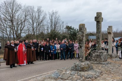El presidente de la Junta de Castilla y León, Alfonso Fernández Mañueco, asiste a la Misa de Jueves Santo y Procesión de la Carrera de Bercianos de Aliste (Zamora).