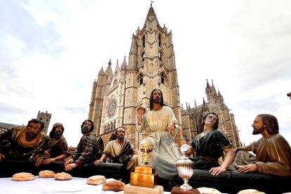 Celebración de la Procesión de la Sagrada Cena organizada por la Hermandad Sacramental de Santa Marta y de la Sagrada Cena.