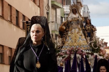Procesión del Encuentro organizada por la Real Hermandad de Jesús Divino Obrero de León.