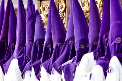 Procesión del Encuentro organizada por la Real Hermandad de Jesús Divino Obrero de León.
