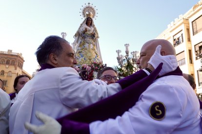 Procesión del Encuentro organizada por la Real Hermandad de Jesús Divino Obrero de León.