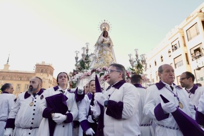 Procesión del Encuentro organizada por la Real Hermandad de Jesús Divino Obrero de León.