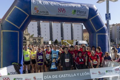 Carrera y marcha solidaria con motivo del Día de la Comunidad en Salamanca