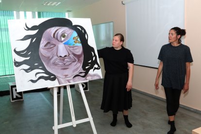 La compañía 'Includanza' de la Fundación San Cebrián, liderada por Natalí Camolez, ensaya su nuevo espectáculo 'Iris'