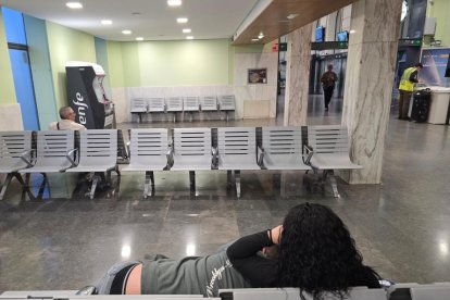 La estación de tren de Valladolid se ha mantenido abierta durante la noche por el apagón que ha afectado a toda España