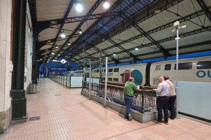 La estación de tren de Valladolid se ha mantenido abierta durante la noche por el apagón que ha afectado a toda España