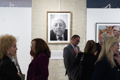 Un momento de la exposición de las Cortes de Castilla y León sobre José Jiménez Lozano.