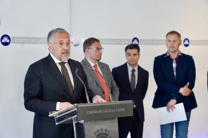 Un momento de la exposición de las Cortes de Castilla y León sobre José Jiménez Lozano.