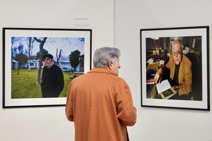 Un momento de la exposición de las Cortes de Castilla y León sobre José Jiménez Lozano.