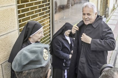 El arzobispo de Burgos y comisario pontificio de los monasterios de Belorado, Orduña y Derio, Mario Iceta, a su llegada al juzgado de Briviesca