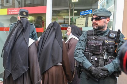 Las exmonjas clarisas de Belorado acuden a declarar al juzgado de Briviesca