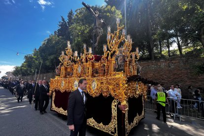 La Cofradía del Dulce Nombre de Jesús Nazareno de León participa en la Gran Procesión organizada con motivo del Jubileo de las Cofradías en Roma.