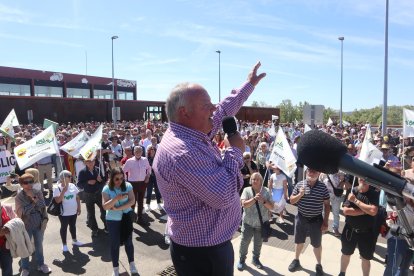 Concentración convocada por la Alianza UPA-COAG para protestar por la supresión de paradas del AVE en Sanabria.