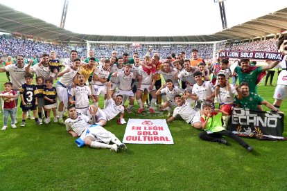 La Cultural y Deportiva Leonesa asciende a Segunda División.