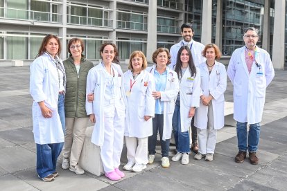 Equipo del Hospital Universitario de Burgos que se preocupa de que no se fume en todo el recinto