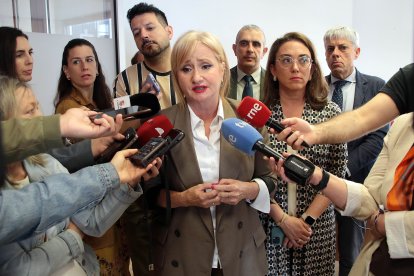 Termina la reunión entre las consejeras de Industria y de Agricultura con el comité de empresa de Azucarera de La Bañeza