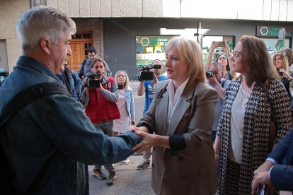 Reunidos con el comité de empresa de la planta azucarera de la localidad leonesa